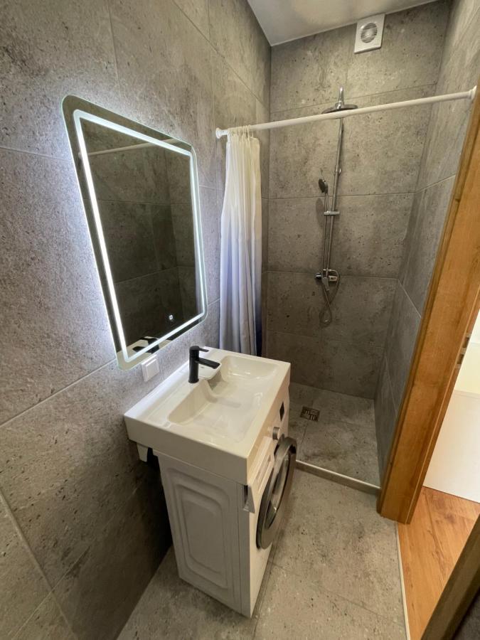 Airport Apartment 29 Self Check-In Free Parking Vilnius Bagian luar foto