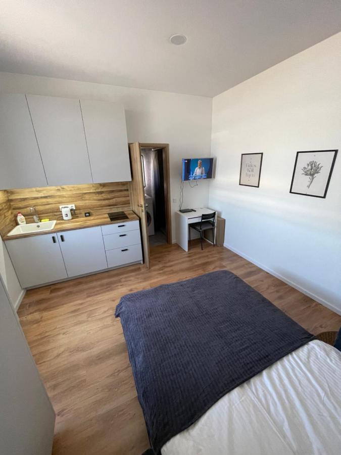 Airport Apartment 29 Self Check-In Free Parking Vilnius Bagian luar foto